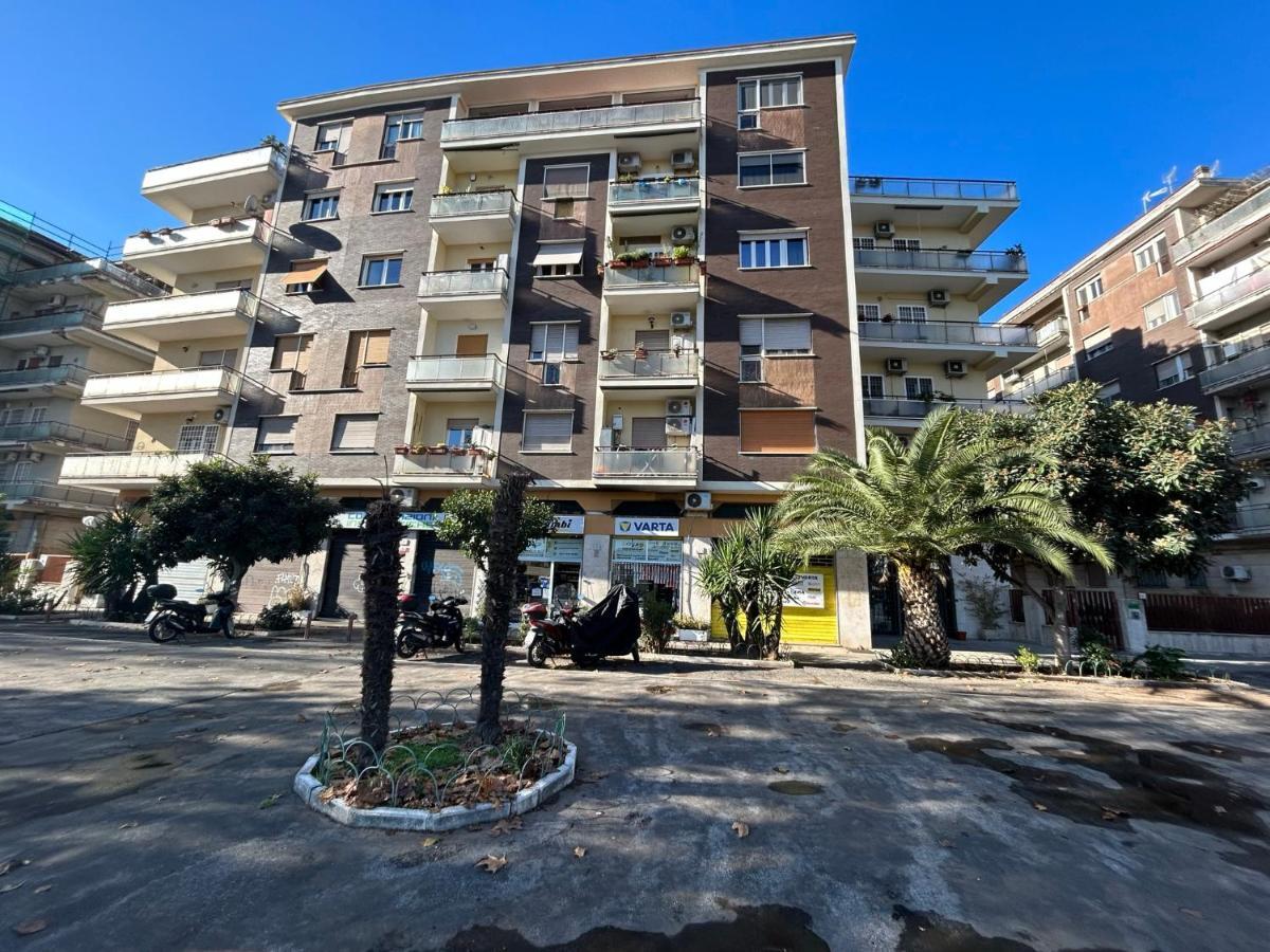 Lungotevere Bed&Bike Рим Экстерьер фото